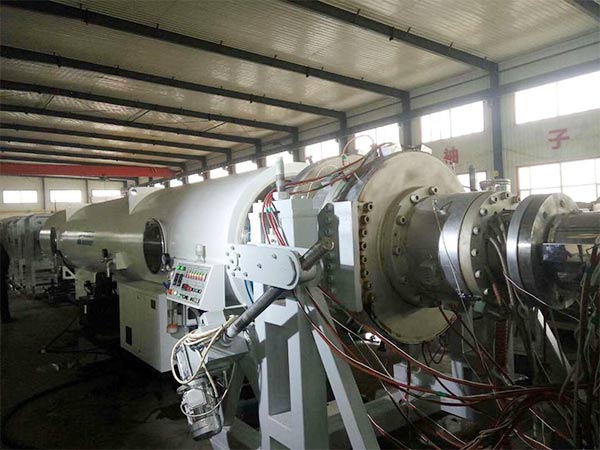 鸿景高新见证隆翔骏品质，12条PE波纹管挤出线成功交付