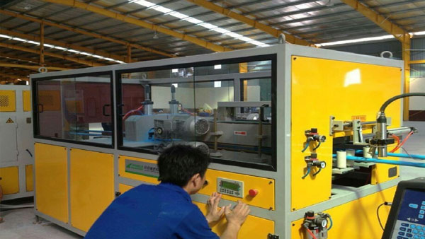 隆翔骏与湖北大洋塑胶成功合作，打造PVC管材挤出生产线